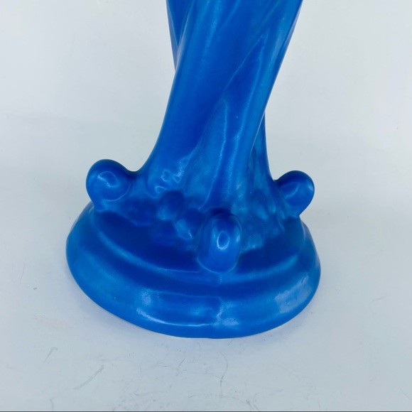 Vintage Camark Matte Blue Cornucopia 9" Swirl Vase - Circa 1930s - Picture 2 of 9